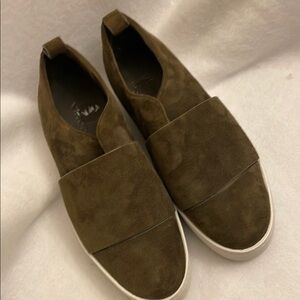 Woman’s VINCE Brown/greenish platform Slip-On sneakers size 6.5 comfy suade